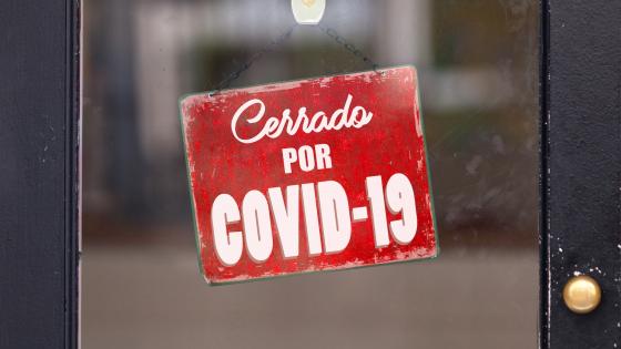 Closed for Covid sign in Spain
